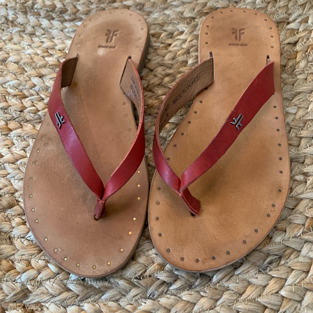 Frye flip flop sandals like new.